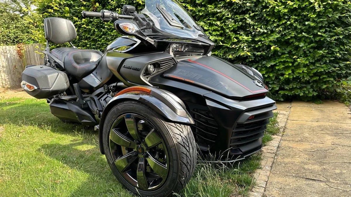 Can Am Spyder F3 S Special Series 1330 ACE Triple Black 1 941