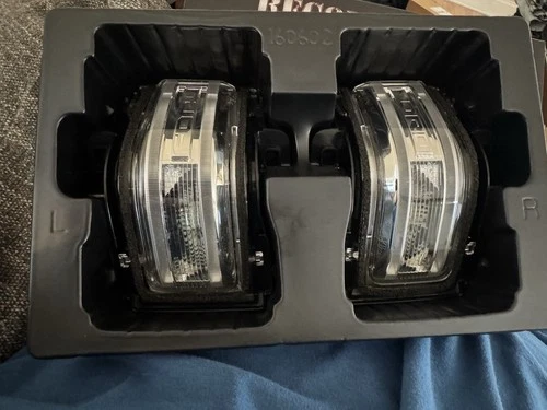 Ford F-250/350/450 Superduty 17-24 Tow Mirror Lights  Off  A 2024 F250 Platinum