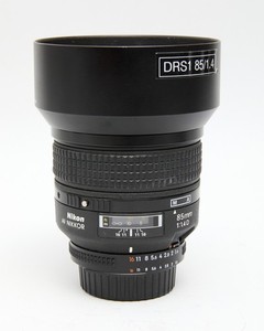 Objectif Nikon AF-D Nikkor 85mm F/1.4 - Fixe Portrait - Avec Pare-soleil HN-31 - Occasion
