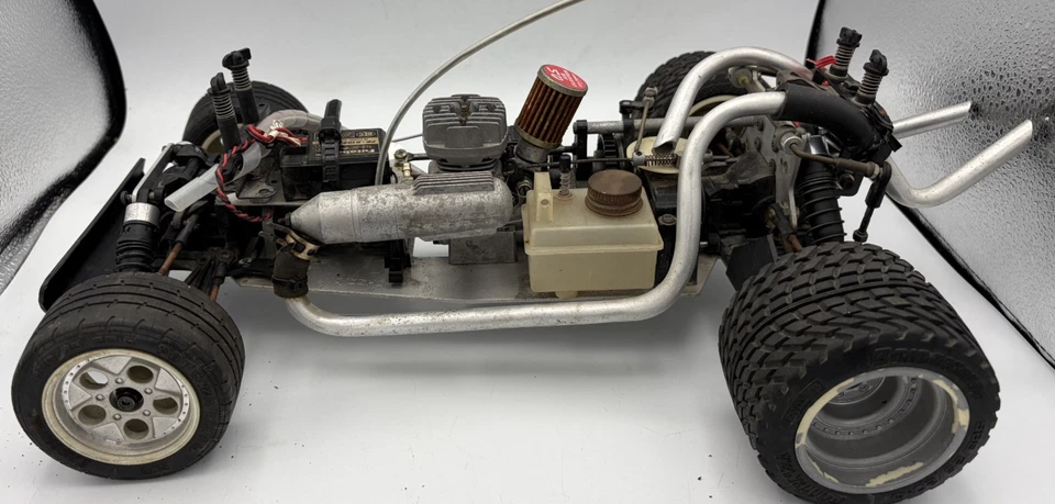 For parts Kyosho engine car 4WD chassis vintage rare - Image 3 of 4