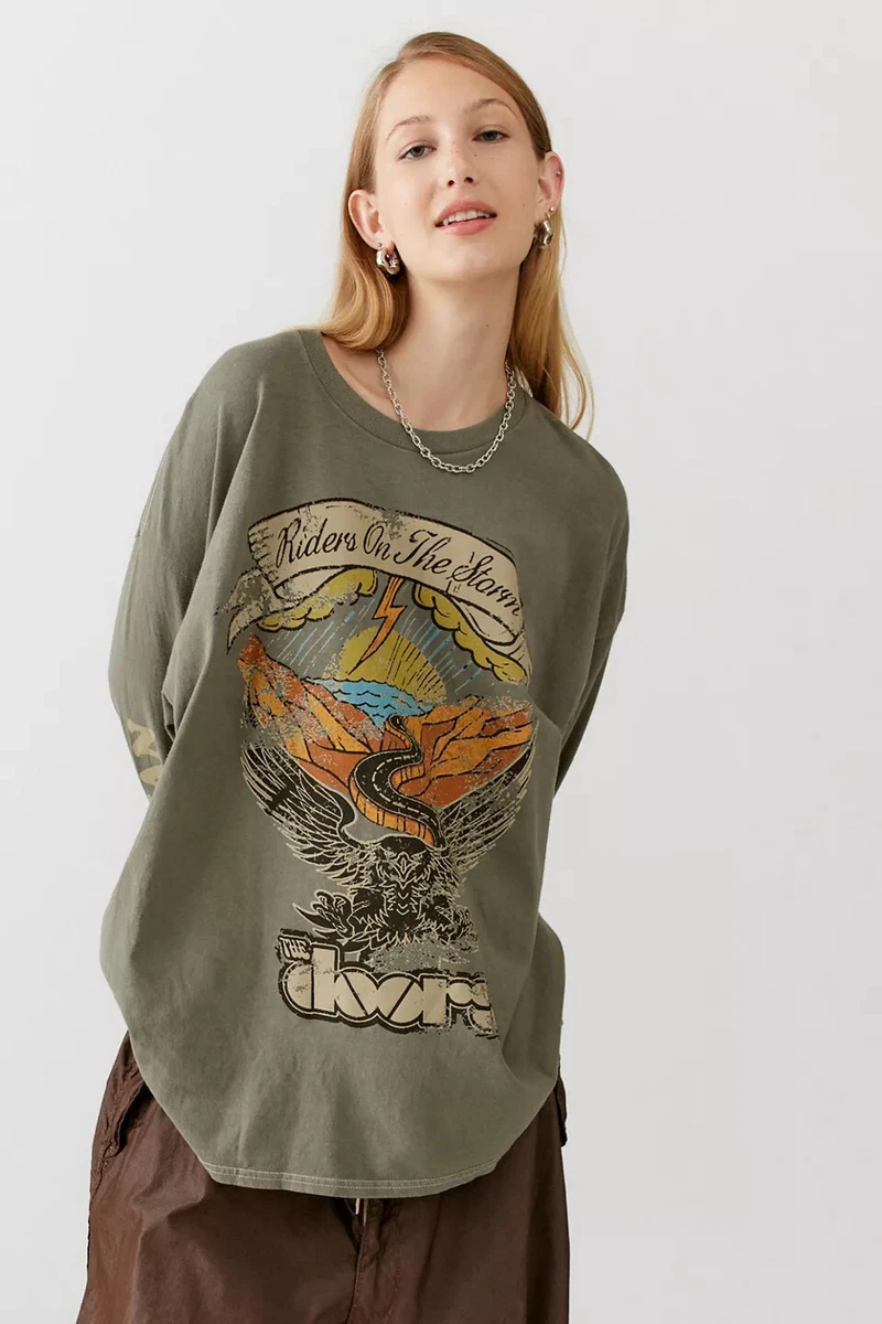 Graphic hotsell tees green