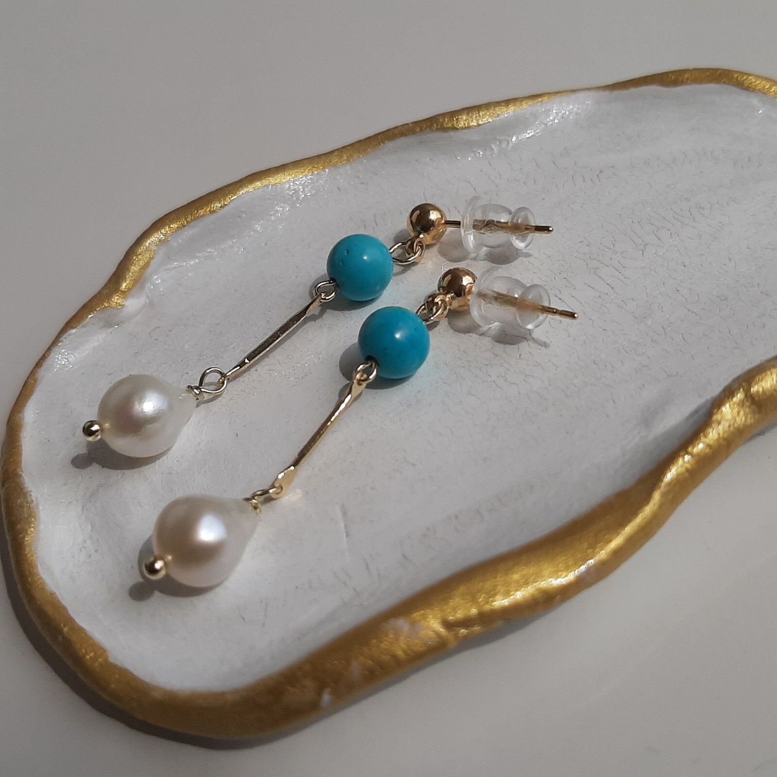 Boucles d'oreilles perles de culture turquoise d'exception en plaqué or 18k
