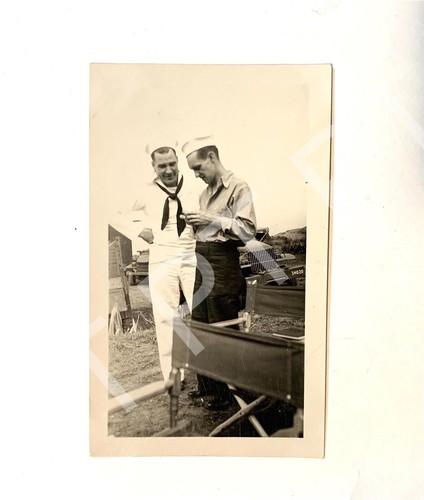 Vtg Photo Candid Handsome Young Sailors Pals Engaged In A Conversation 1930s - Picture 2 of 3