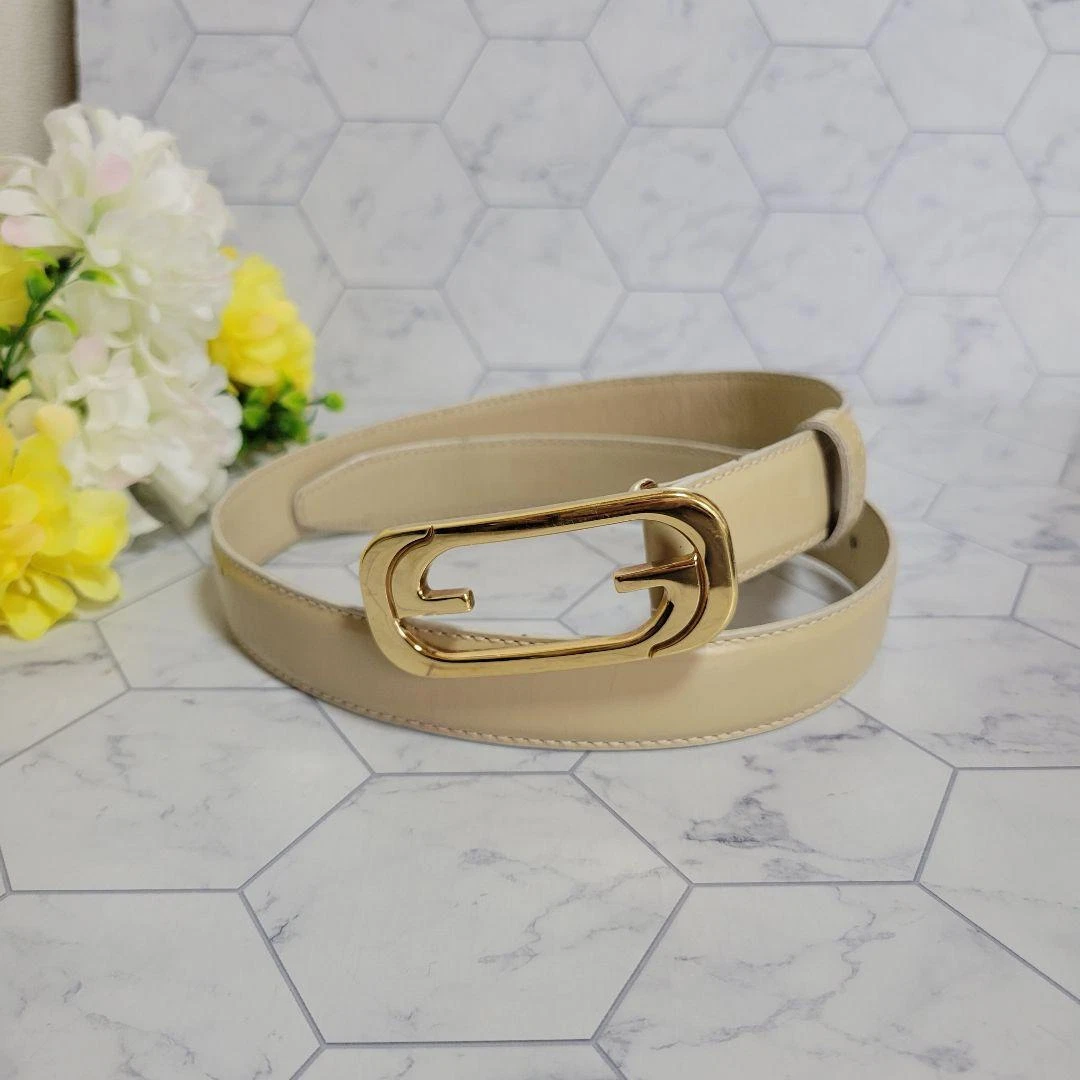 GUCCI Ceinture Beige Style Fin Logo Doré Accessoire Mode pour Femme
