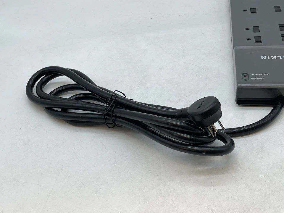 Protector contra sobretensiones Belkin BE108000-08-CM - 8 salidas - Envío GRATIS Foto 3 de 4