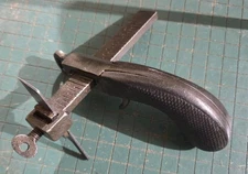 Vintage C. S. Osborne Leather Slitting Knife w/Checkered Handle   (T-241Dr)