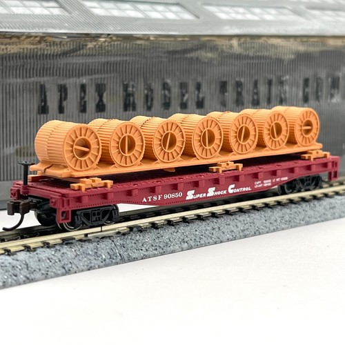 Coche plano Bachmann escala N Santa Fe ATSF 90850 con acopladores de nudillo de carga de bobina | Zustand: Used