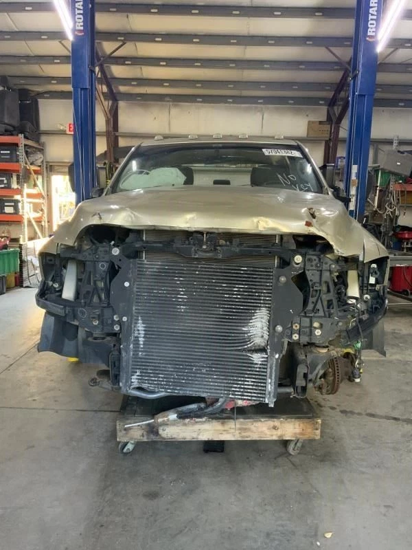 2011-2012 Dodge Ram 3500 Cylinder Head 6.7L Cummins Diesel 199k OEM Foto 2 de 4