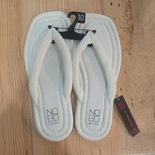No Boundaries Women  s Puffy Flip Flops, White Size 10