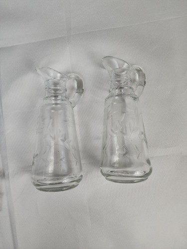Anchor Hocking Cruets Etched Leaf Design Set of 2 w/One Stopper Vintage Beauties - Picture 15 of 16