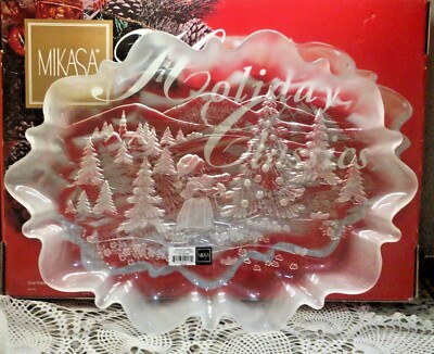 Mikasa Christmas Story 17-1/2” Scalloped Edged Frosted Crystal