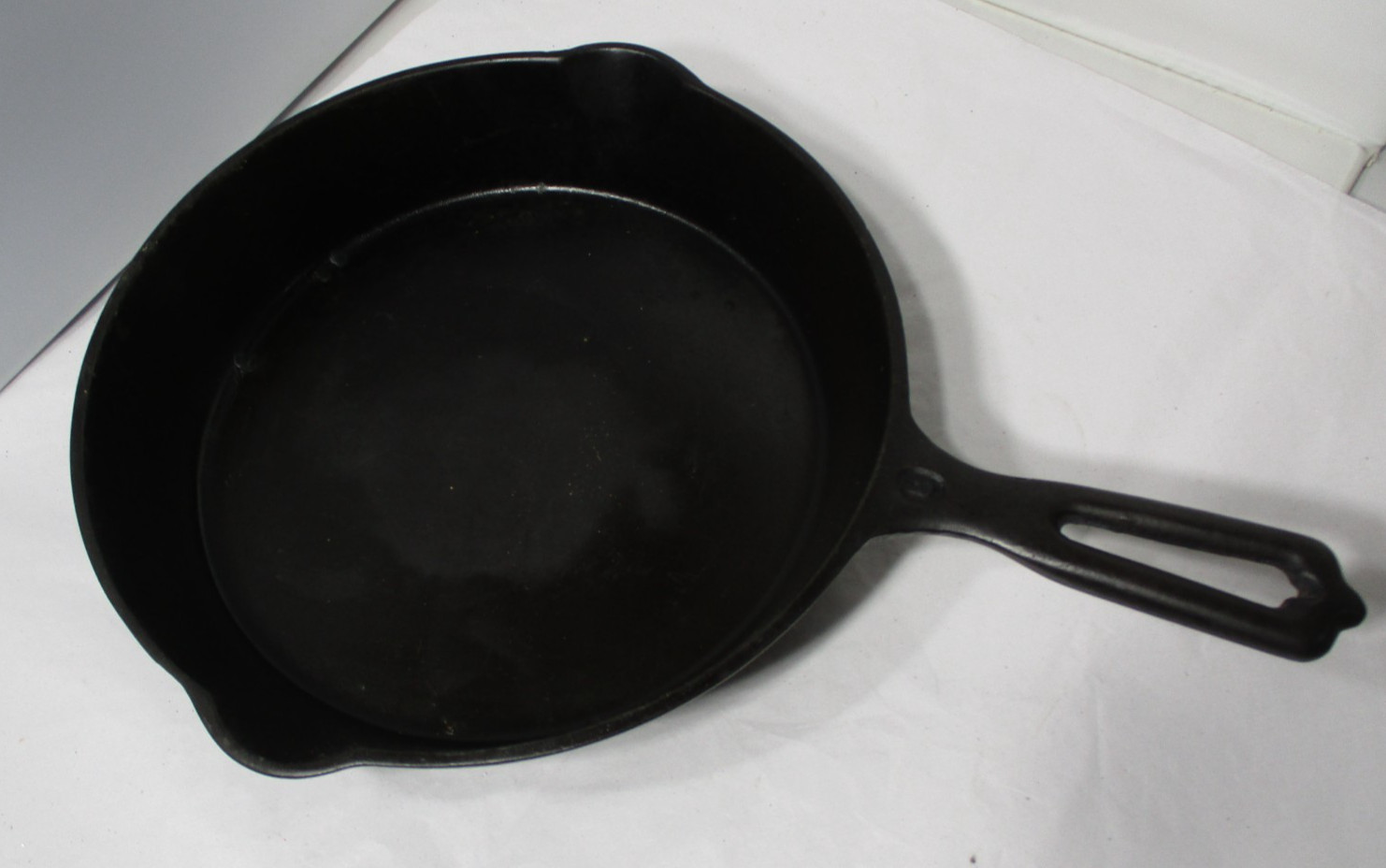 Vintage Original Indian Head Logo 8" WAPAK Cast Iron Skillet