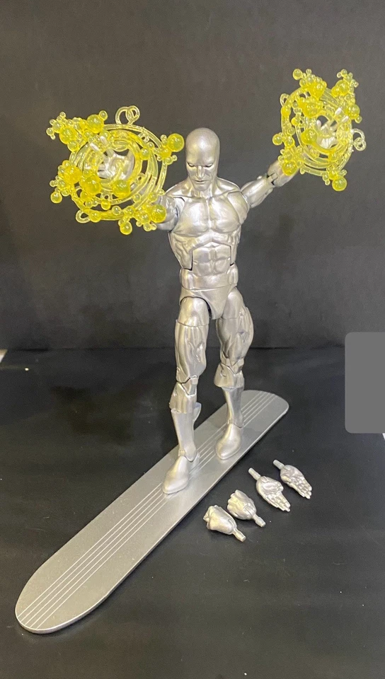 Figura SUELTA Exclusiva de Walgreens Silver Surfer Marvel Legends con TABLA DE SURF EXTRA Foto 2 de 4