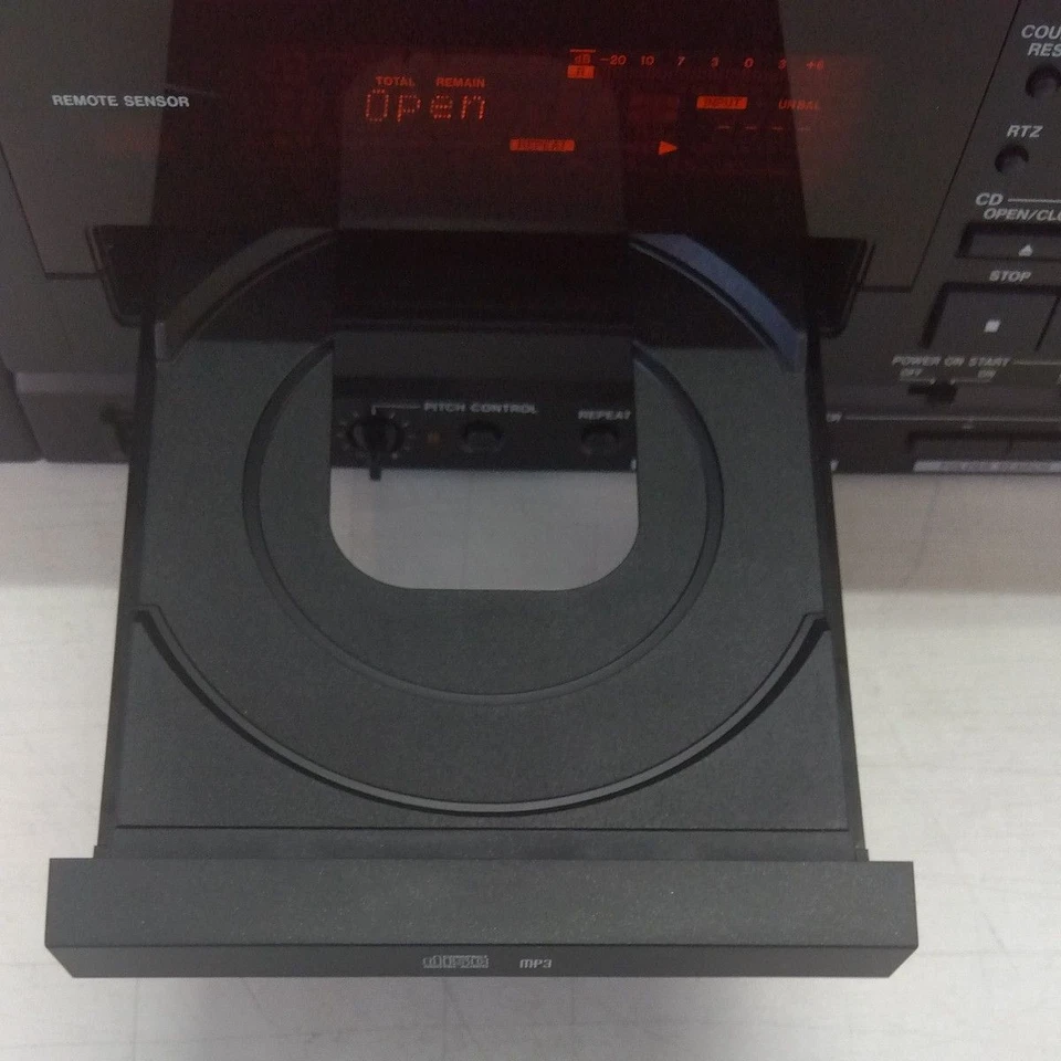 Combo de cubierta de casete de CD profesional TASCAM CD-A550MKII reparado probado Foto 4 de 4