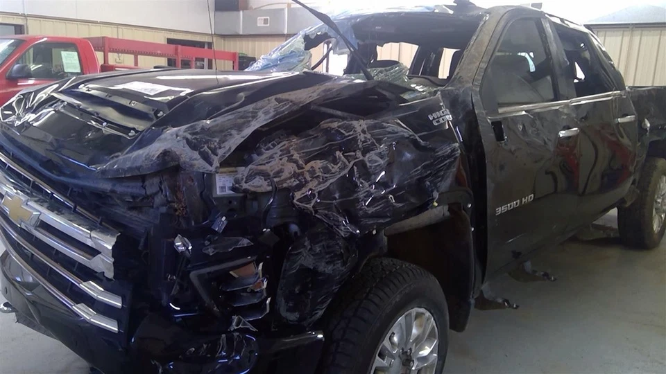 Manija de puerta exterior delantera usada se adapta a: Chevrolet Silverado 3500 2022 camioneta manual Foto 2 de 4