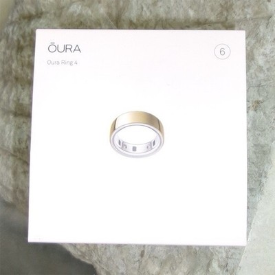 Oura Ring 4 Smart Activity Tracker Ring Size 6 w/ Charging Dock & Box