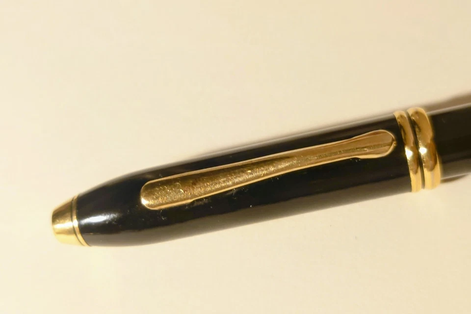 Cross Townsend Black Lacquer Fountain Pen 14K Gold Nib M - Bild 3 von 4