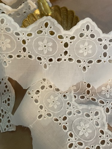 2 Jahre Vintage Look Blumenstickerei Baumwolle Ösen Spitzenborte mit gewelltem Rand - Bild 5 von 5