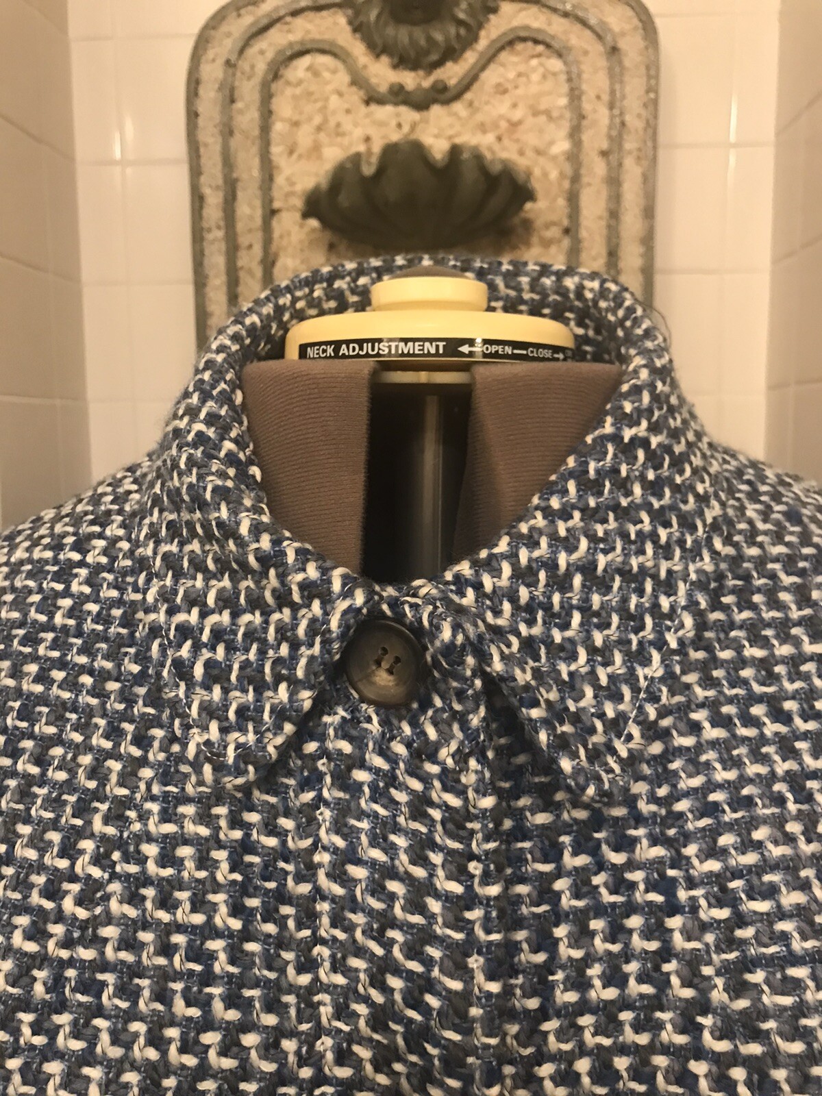 TALBOTS Wool Blend Jacket. Fully Lined. Pockets. … - image 3