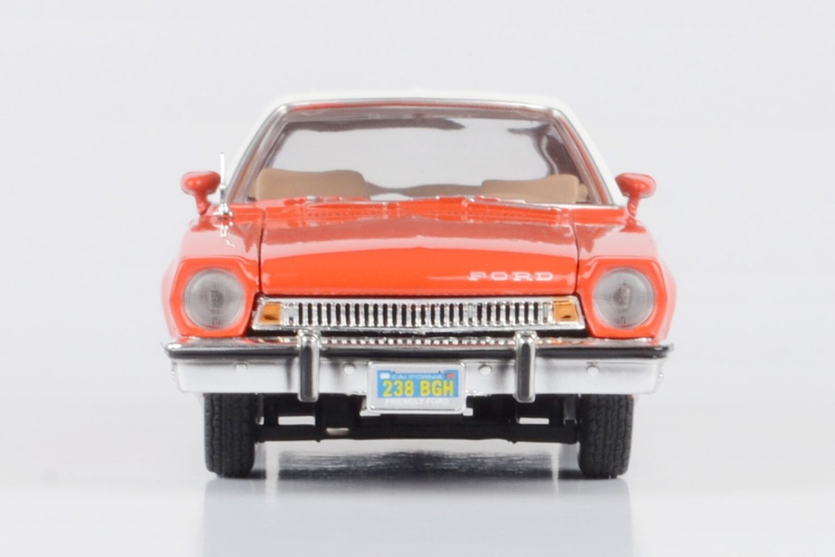 モーターマックス FC 1/24 1974 フォード ピント Amazon.com: Motormax 1974 Ford Pinto 1:24 Scale Diecast