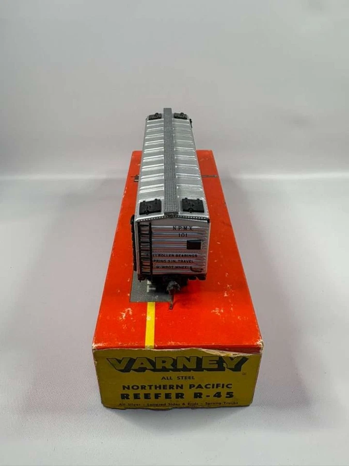 Varney Northern Pacific Reefer R-45 - Coche de carga escala HO Foto 2 de 4