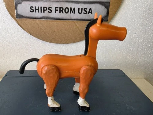 Vtg 1970s Fisher Price Little People #993 PLAY FAMILY CASTLE farm BROWN HORSE