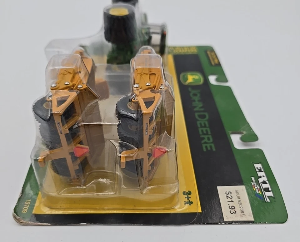 2006 Ertl 1/64 Die Cast John Deere 9520 Tractor w/ 1812C Carryall Scrapers 15709 - Image 3 of 4