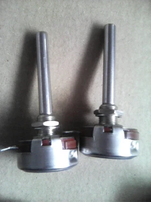 2 Allen Bradley potentiometers Type J 2 K-ohm - Image 1 of 4