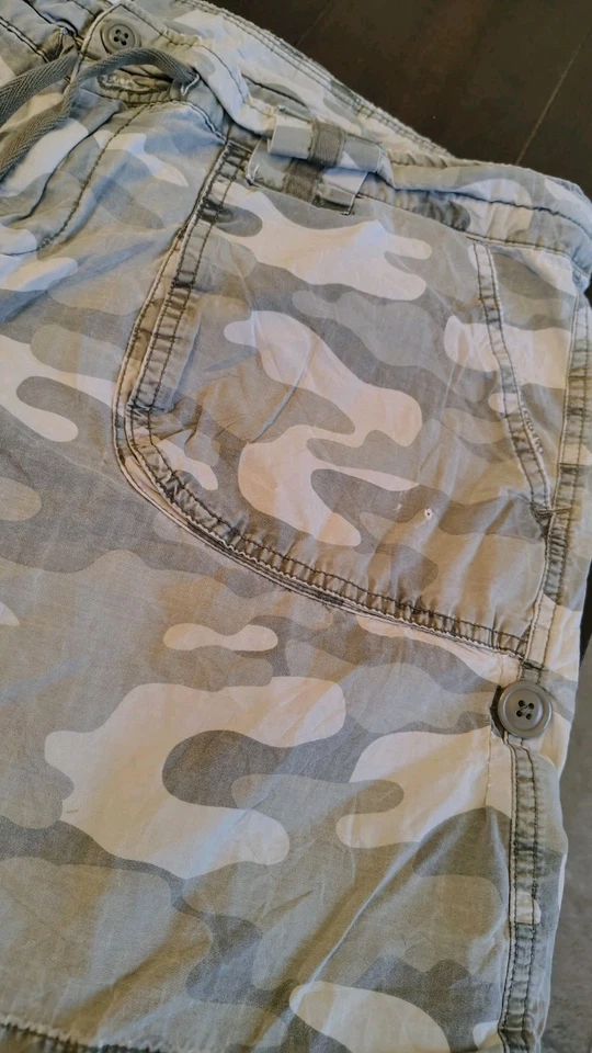 Pantalones Cortos Old Navy Para Mujer Talla 16 Blanco Crema Camuflados Forrados Secado Rápido Foto 3 de 4