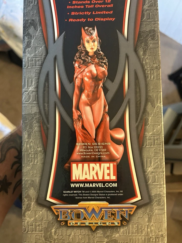 Bowen Designs Marvel Estatua Pintada por Erick Sosa Bruja Escarlata 12" 0599/1500 Foto 3 de 4