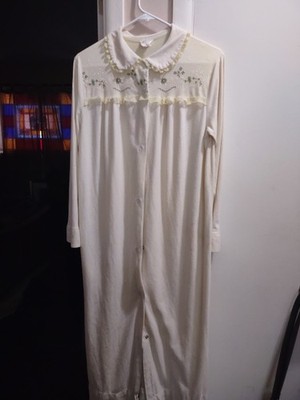 Womens vintage bathrobe button front 1 Side pocket 3/4 sleeve embroidered/Ruffle