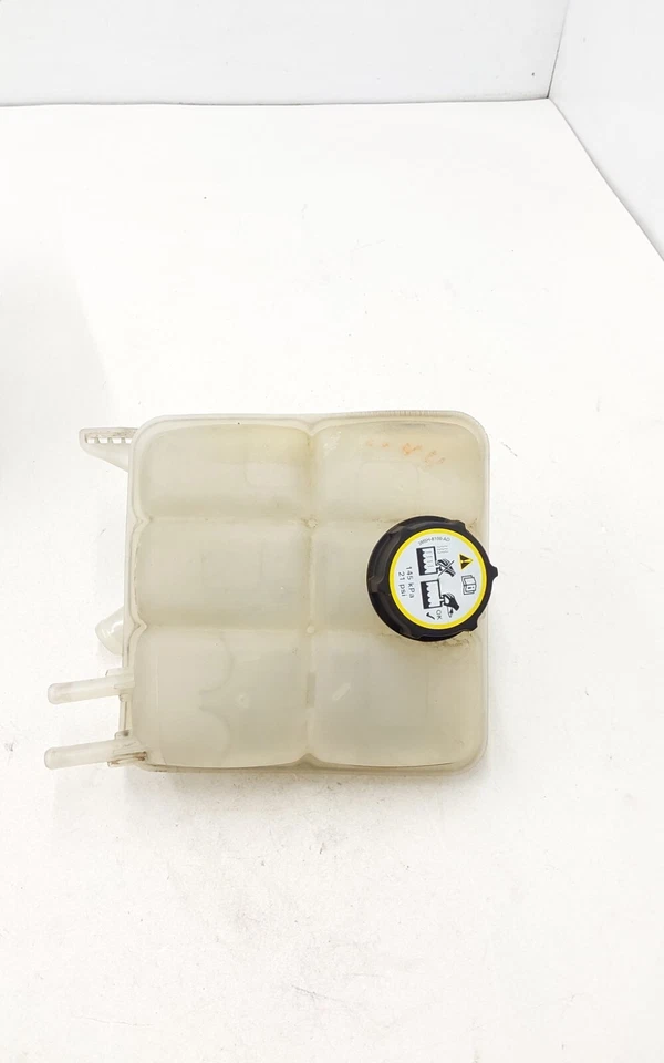 Botella de recuperación de refrigerante Mazda 2004 3 motores OEM 8N61-8K218 Foto 2 de 4