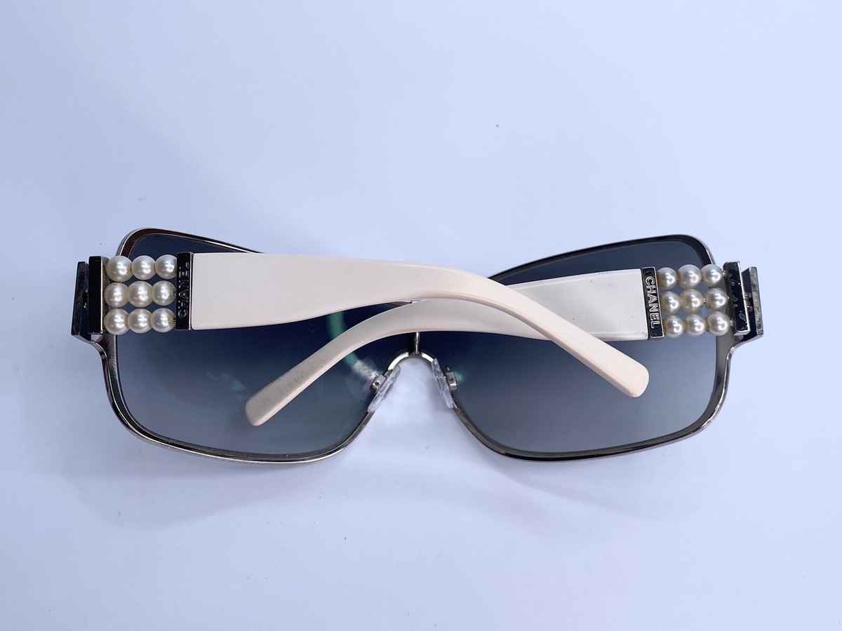 ロ*チ様 CHANEL sunglasses Pearl y2k archive VTG Y2K CHANEL Silver, White Pearl Temples Wrap Sunglasses Made in