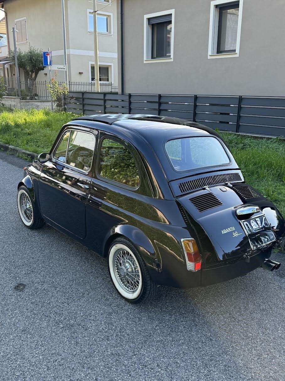 Fiat 500 d'epoca in buone condizioni foto 6