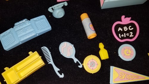 Muebles Barbie años 80 vintage Teen Time Skipper SLEEP N STUDY repuestos - Imagen 2 de 10