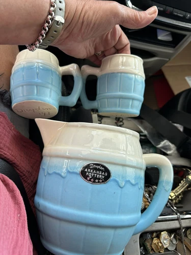 Vintage 1993 Dryden Pottery Barrel Pitcher and 2 Matching Mugs Cups Blue White