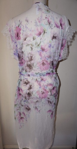 Flora Nikrooz Cadence Robe size M white with purple floral print white lace NWT - Picture 6 of 12