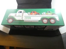 NEW IN BOX ! 2022 Hess Flatbed Truck with Hot Rods – LED Lights & Sounds! Gift!