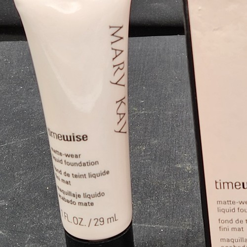 Mary Kay TimeWise Matte-wear Foundation Beige 7 Liquid New in Box 1 Fl. Oz. - Picture 6 of 7