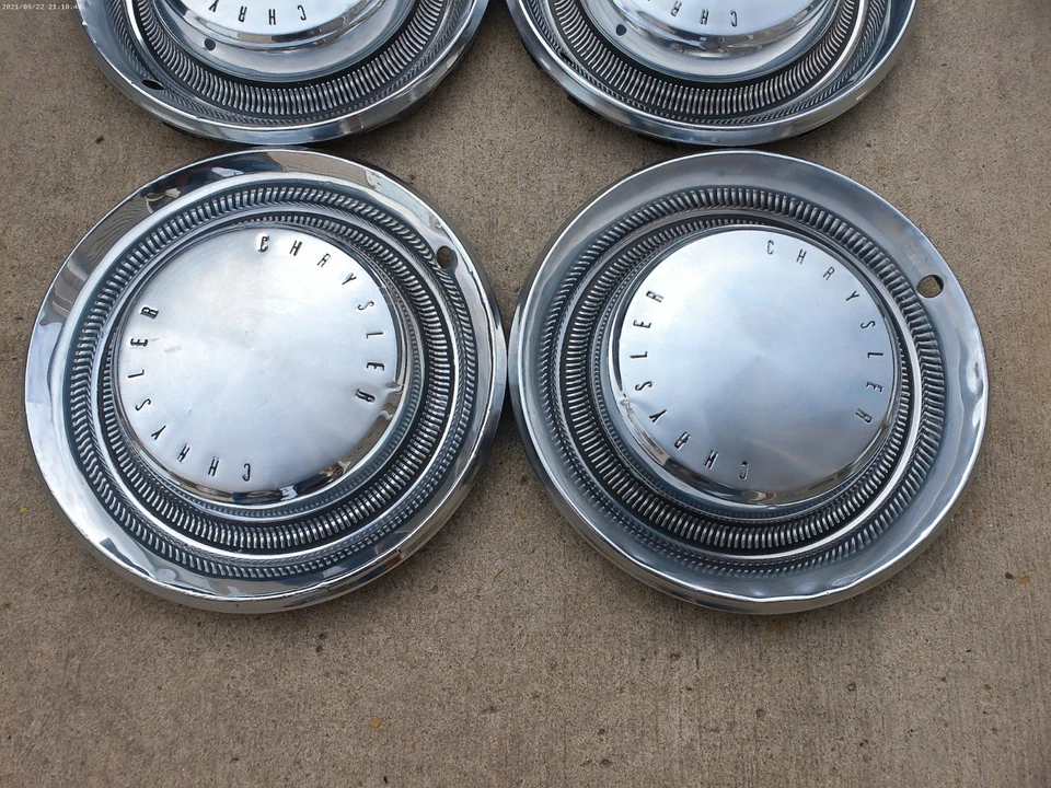 Conjunto de tampas de roda calotas vintage fabricante de equipamento original 1969-1973 Chrysler New Yorker Newport 15" - Imagem 2 de 4