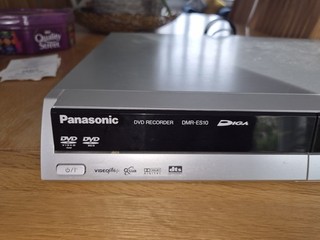 Panasonic dmr es10 dvd recorder