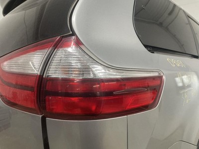 Used Right Tail Light Assembly fits: 2019 Toyota Sienna quarter panel mounted re