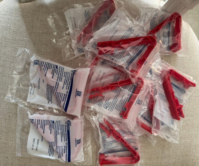 BAXTER 5C4957 ULTRA CLAMP TUBING CLAMP HOME PD NEW FACTORY SEALED 10 UNITS.