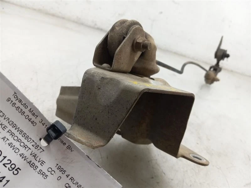 1995 TOYOTA 4 RUNNER SR5 3.0L ТОРМОЗ ПРОПОРЦИОНАЛЬНЫЙ КЛАПАН - Изображение 4 из 4