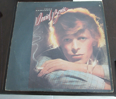David Bowie- Young Americans-RCA  LP -V=VG to VG+  HEAR SAMPLE