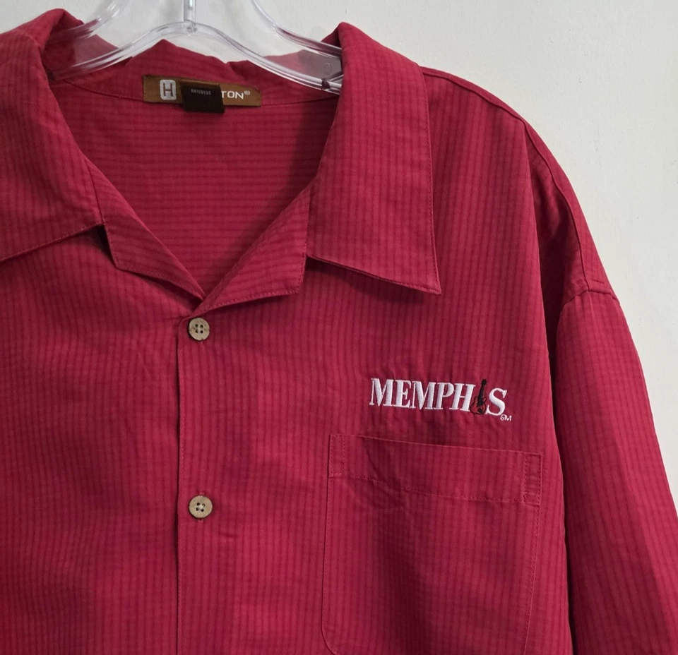 Camisa Memphis Logo Para Hombres XL Roja Hogar Azul Lugar de Nacimiento Rock Roll Abotonada Harriton Foto 2 de 4