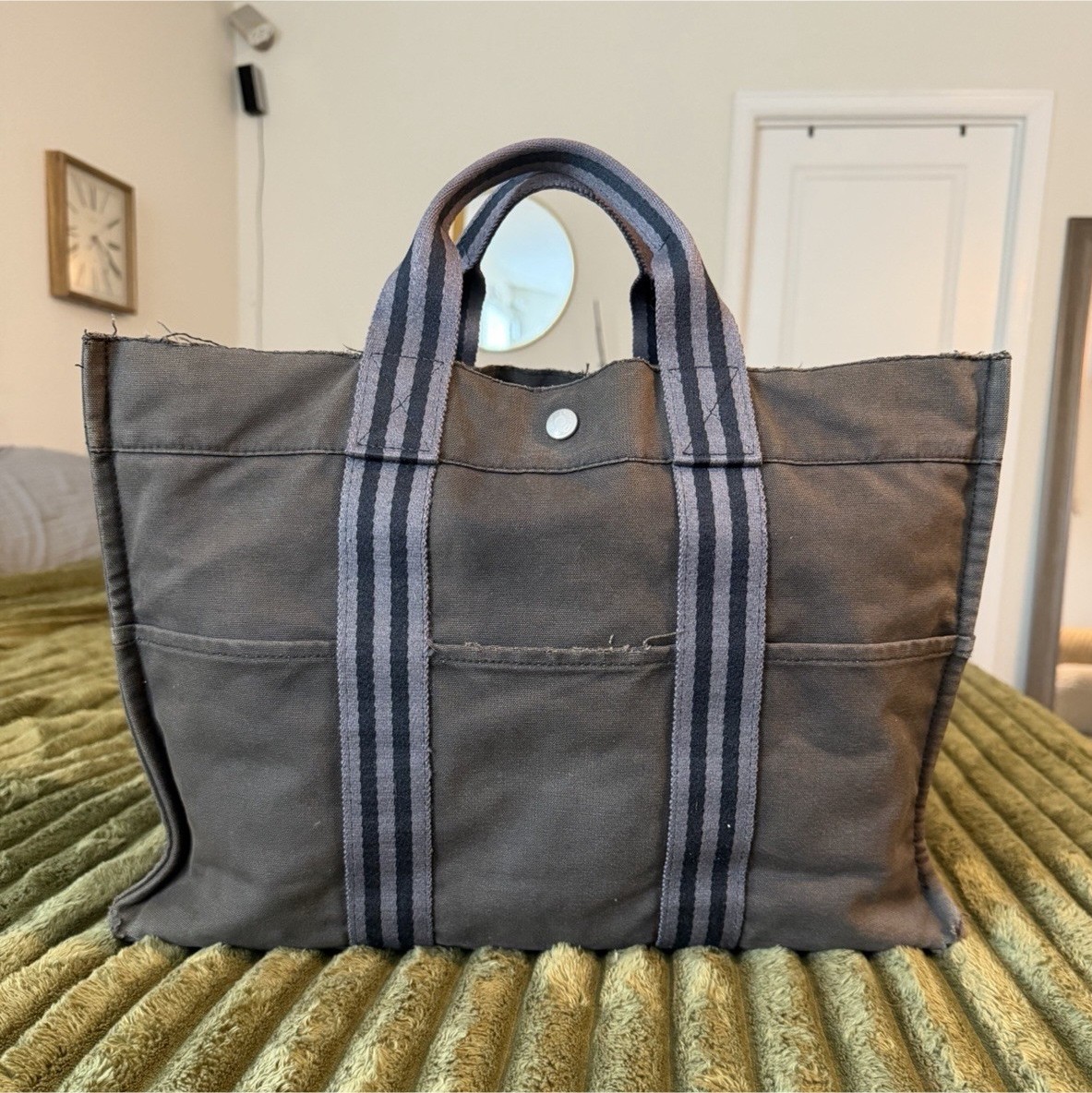 Authentic Vintage HERMÈS Gray Tote Bag Solid Top Handles Snap