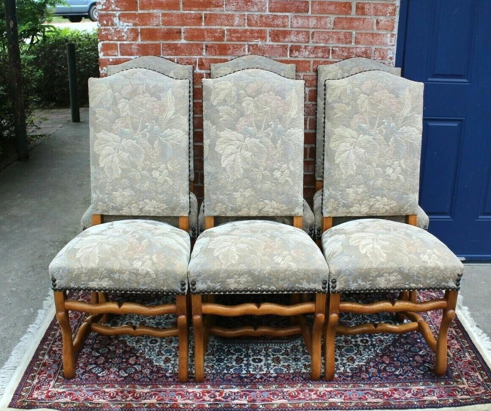 Juego de 6 sillas tapizadas Luis XIV de roble francés | Tela verde y blanca Foto 3 de 4