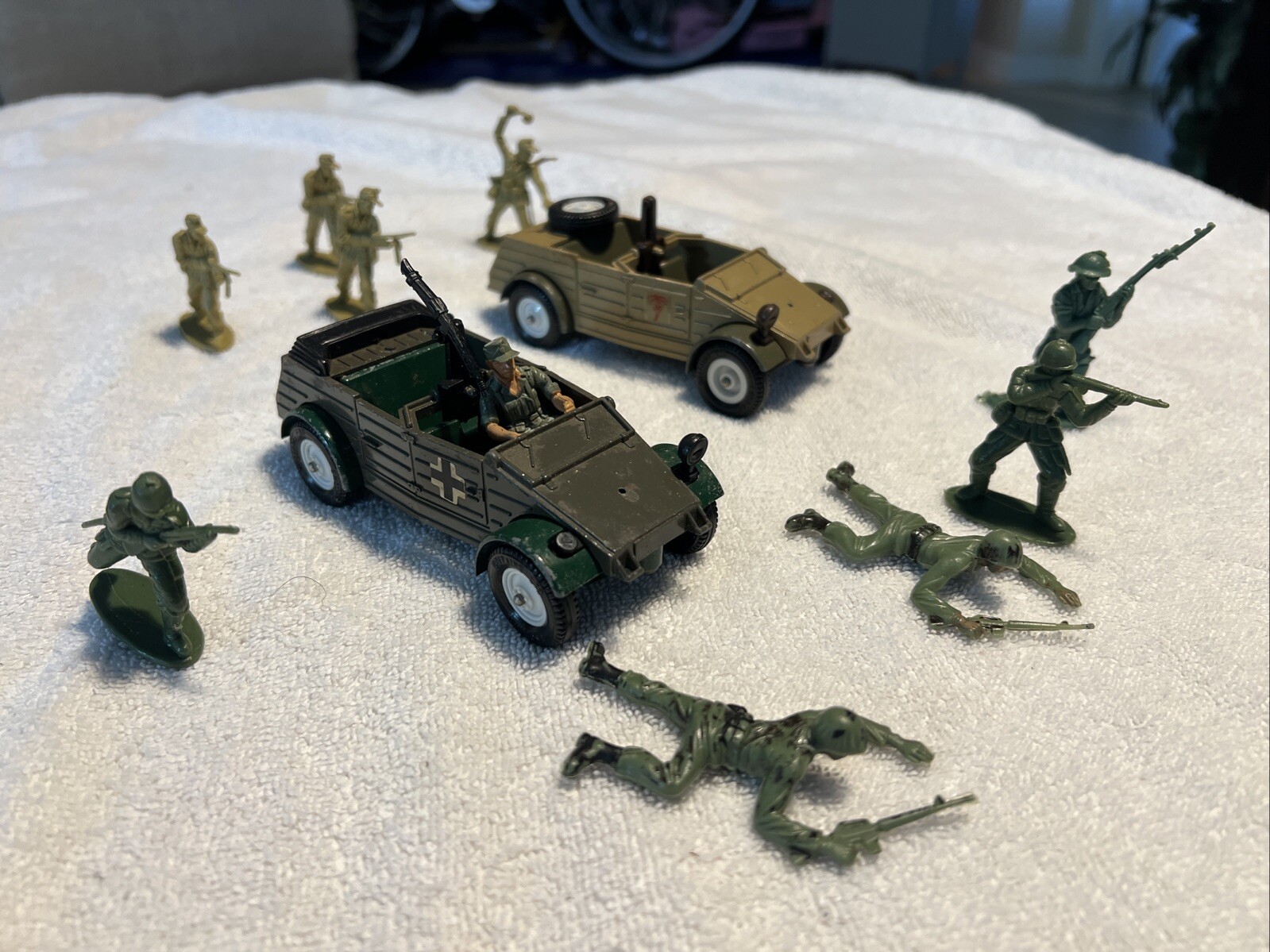 Vintage Britains Ltd German Scout Car Kubelwagen 9783 Painted Soldiers