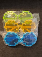 Assorted Plastic Flower Sunglasses 12ct 5 green, 4 yellow, 3 blue 